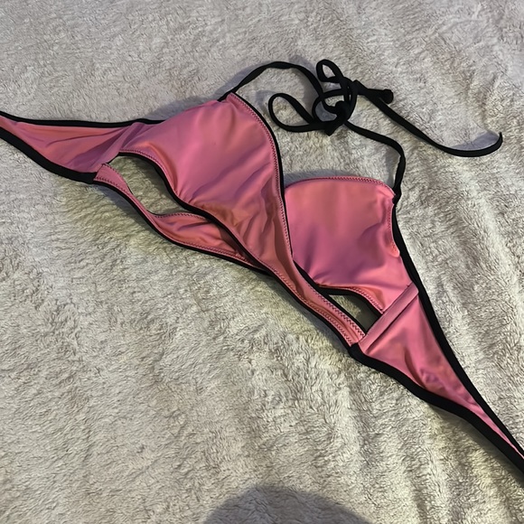 Black bikini top - Picture 2 of 2